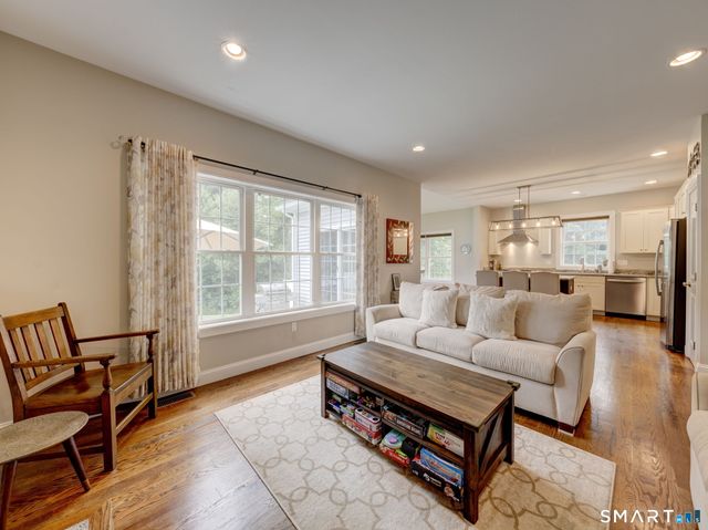 33 Hunters Lane, Southington, CT 06479