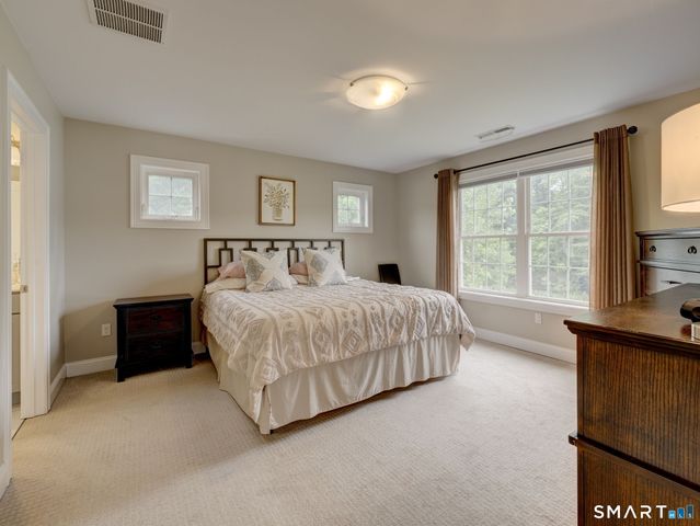 33 Hunters Lane, Southington, CT 06479