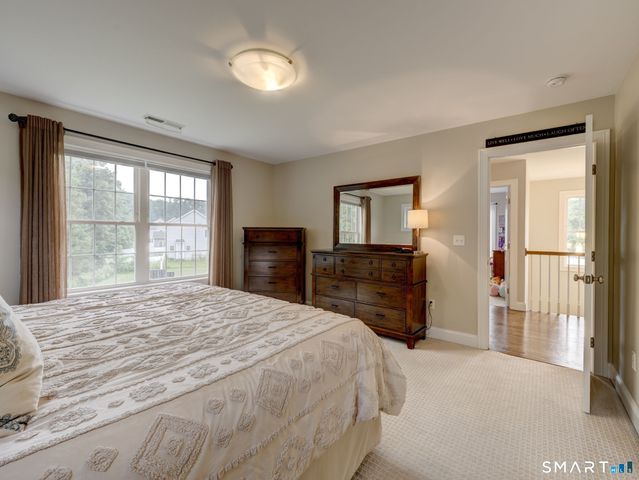 33 Hunters Lane, Southington, CT 06479