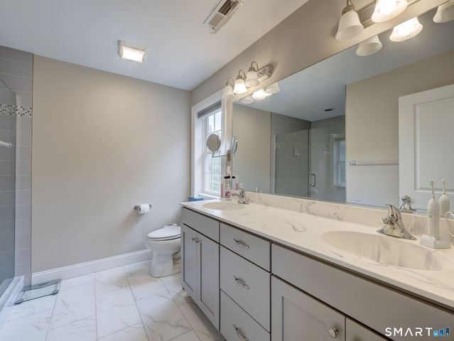 33 Hunters Lane, Southington, CT 06479