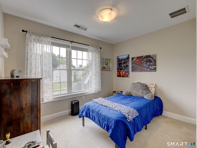 33 Hunters Lane, Southington, CT 06479