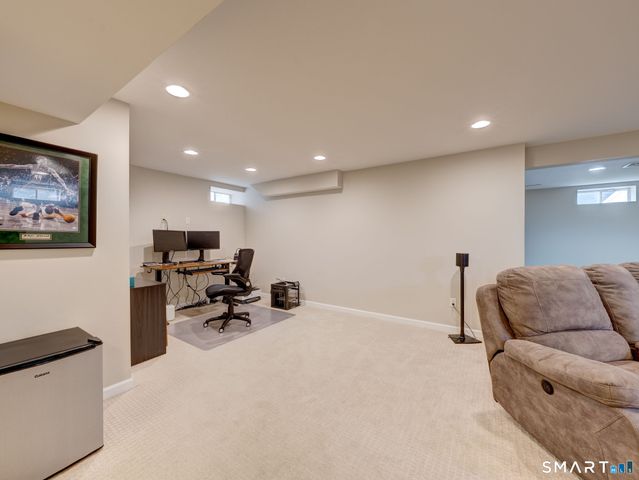 33 Hunters Lane, Southington, CT 06479