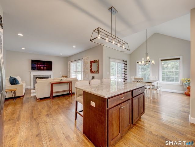 33 Hunters Lane, Southington, CT 06479