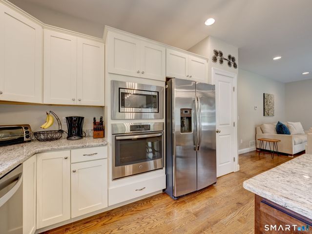 33 Hunters Lane, Southington, CT 06479