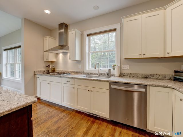 33 Hunters Lane, Southington, CT 06479