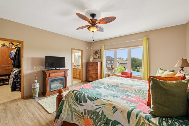 4000 Lakeland Court, Des Moines, IA 50320
