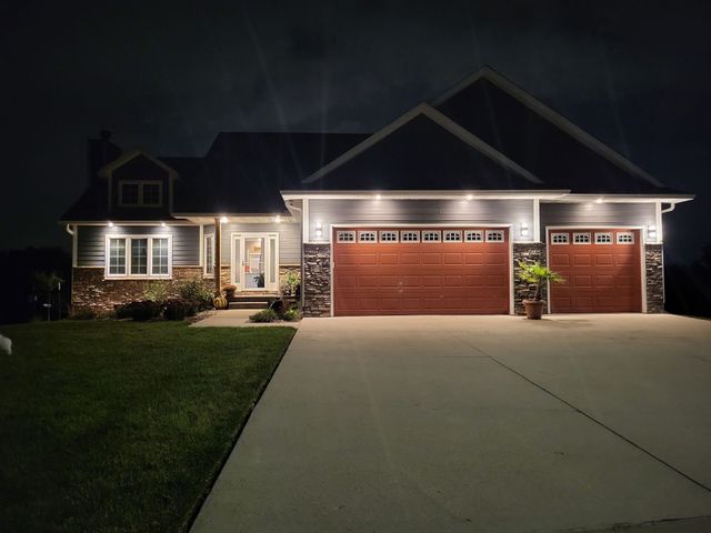 4000 Lakeland Court, Des Moines, IA 50320