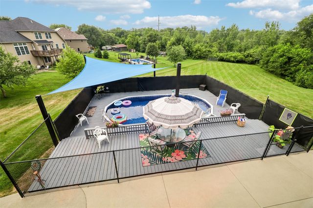 4000 Lakeland Court, Des Moines, IA 50320
