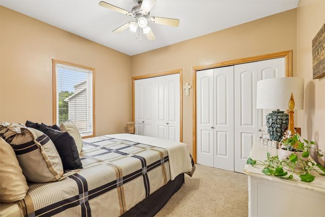 4000 Lakeland Court, Des Moines, IA 50320