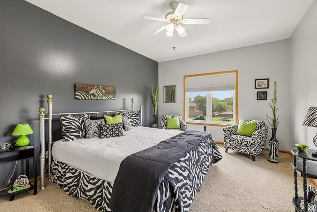 4000 Lakeland Court, Des Moines, IA 50320