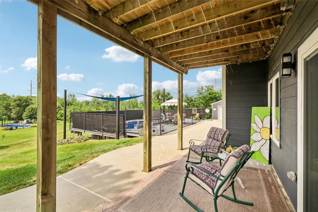 4000 Lakeland Court, Des Moines, IA 50320