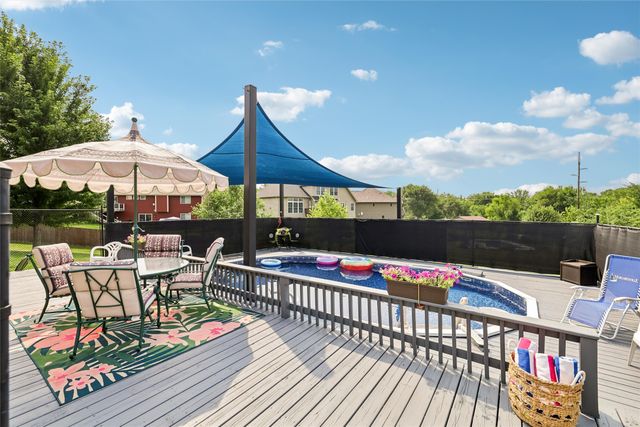 4000 Lakeland Court, Des Moines, IA 50320