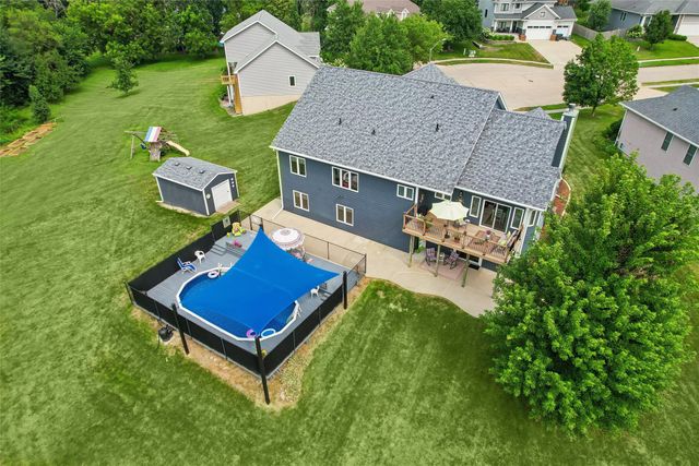 4000 Lakeland Court, Des Moines, IA 50320