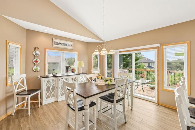 4000 Lakeland Court, Des Moines, IA 50320