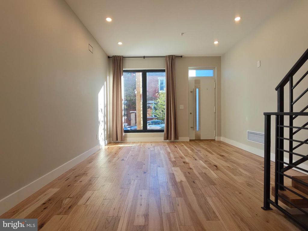 1220 E FLETCHER ST, PHILADELPHIA, PA 19125 — photo 2
