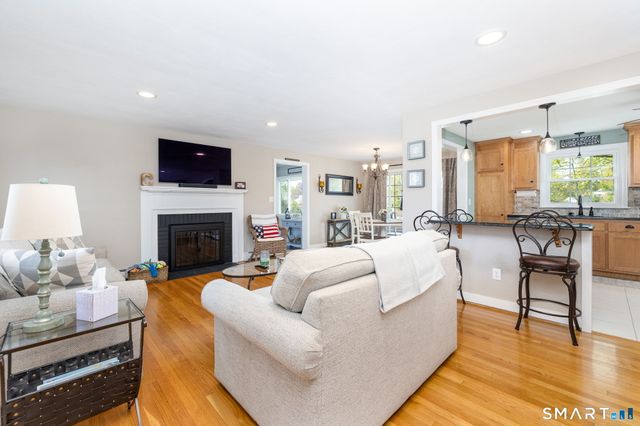 129 Cloverdale Circle, Wethersfield, CT 06109
