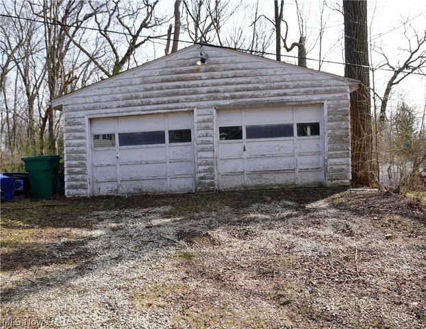 2147 Rankin Drive, Ravenna, OH 44266