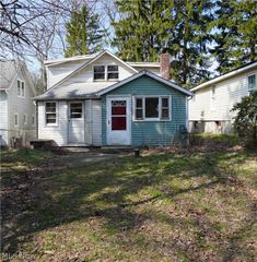 2147 Rankin Drive, Ravenna, OH 44266