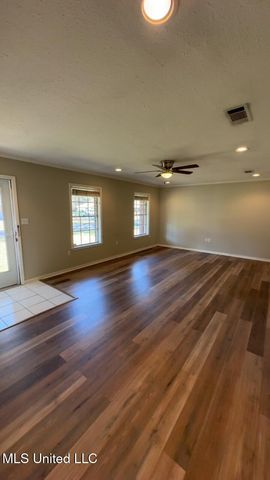 282 Belaire Dr., Pearl, MS 39208