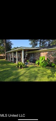282 Belaire Dr., Pearl, MS 39208