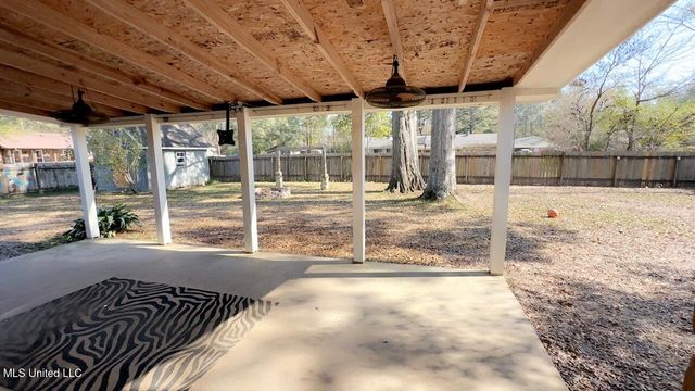 282 Belaire Dr., Pearl, MS 39208