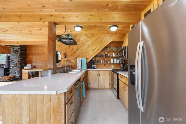400 E Catfish Lake Road, Shelton, WA 98584