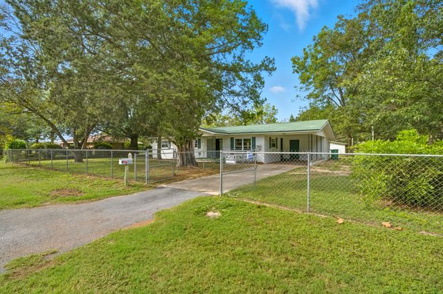 2128 3rd Avenue, Crestview, FL 32539