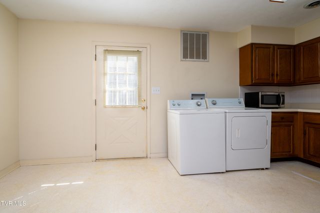 3539 Netherland Inn Rd. Road, 11, Kingsport, TN 37660