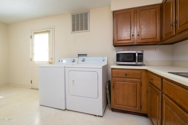 3539 Netherland Inn Rd. Road, 11, Kingsport, TN 37660