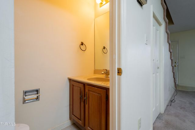 3539 Netherland Inn Rd. Road, 11, Kingsport, TN 37660