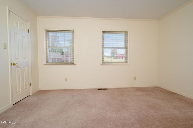 3539 Netherland Inn Rd. Road, 11, Kingsport, TN 37660