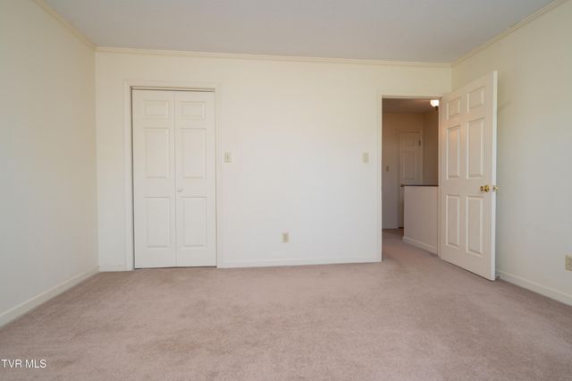 3539 Netherland Inn Rd. Road, 11, Kingsport, TN 37660