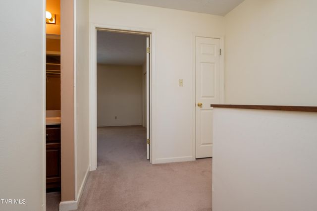 3539 Netherland Inn Rd. Road, 11, Kingsport, TN 37660