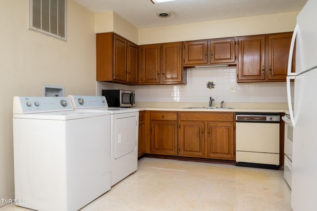 3539 Netherland Inn Rd. Road, 11, Kingsport, TN 37660