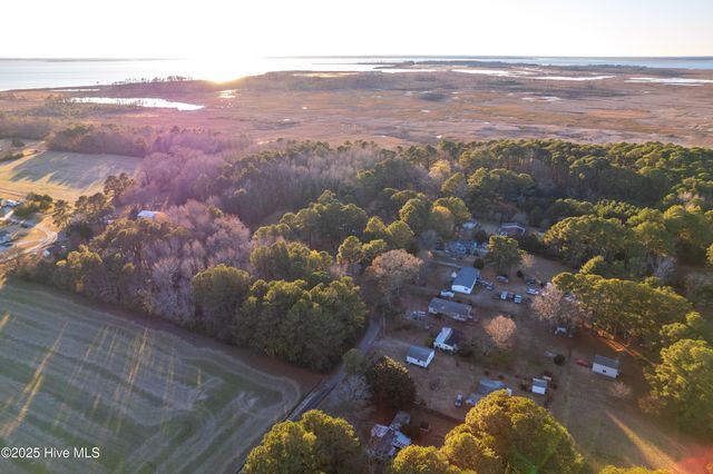 128 Snow Goose Lane, Knotts Island, NC 27950