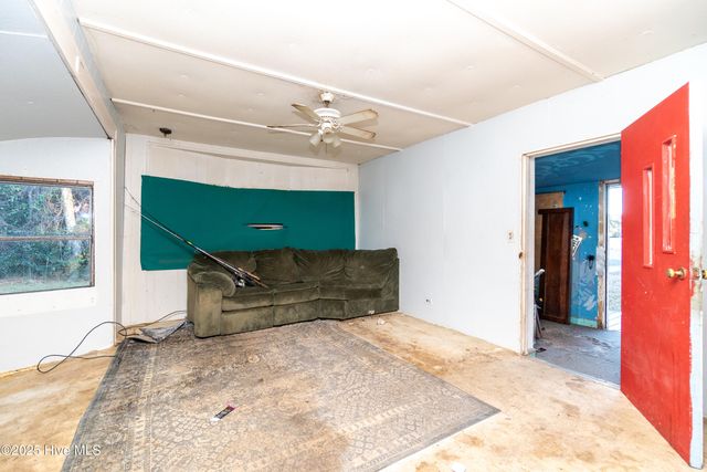 128 Snow Goose Lane, Knotts Island, NC 27950