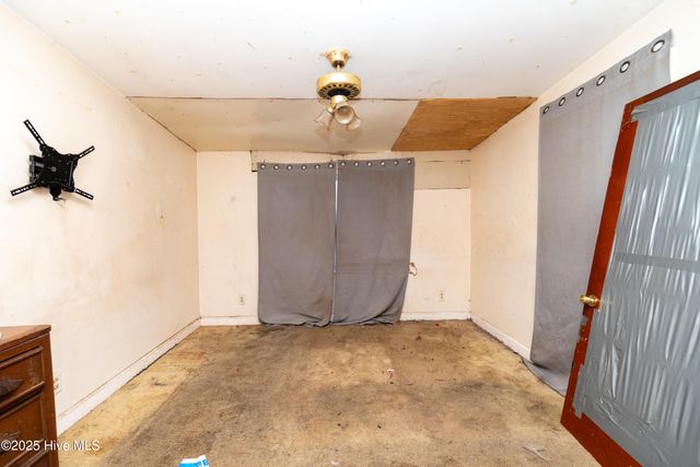 128 Snow Goose Lane, Knotts Island, NC 27950