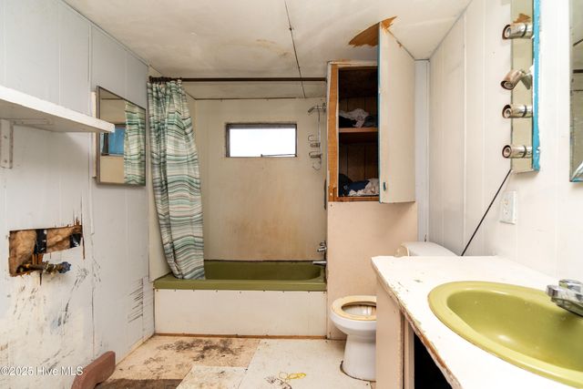 128 Snow Goose Lane, Knotts Island, NC 27950