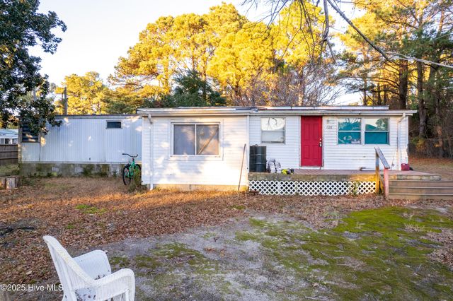 128 Snow Goose Lane, Knotts Island, NC 27950