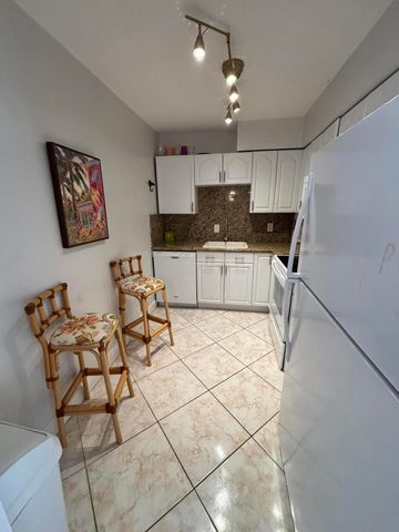 510 Prosperity Farms Road 8b, North Palm Beach, FL 33408