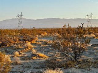 4591 Sandstone Road, Phelan, CA 92371