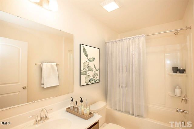 632 Grand Central Station, Apex, NC 27502