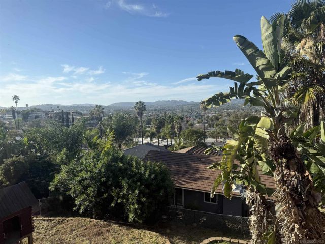 1024 Circle Dr, Escondido, CA 92025