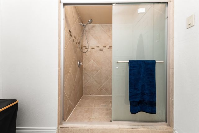 201 Kingsbridge Drive, Garland, TX 75040