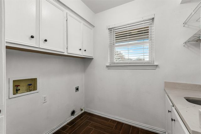 201 Kingsbridge Drive, Garland, TX 75040