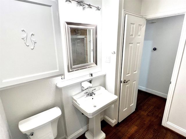 8515 Glencrest Lane, Dallas, TX 75209
