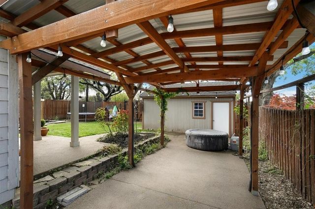 8515 Glencrest Lane, Dallas, TX 75209