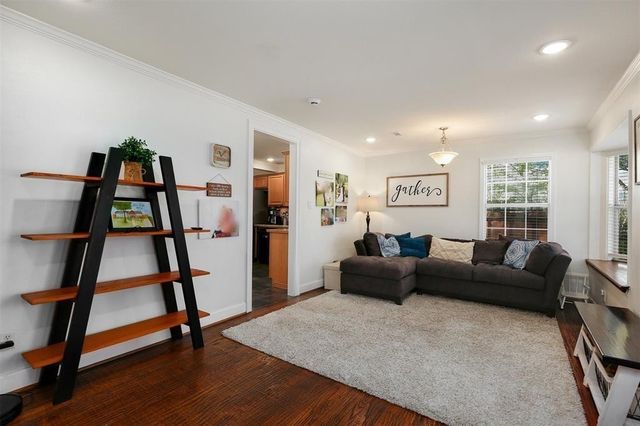 8515 Glencrest Lane, Dallas, TX 75209