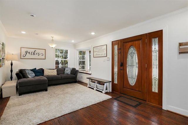 8515 Glencrest Lane, Dallas, TX 75209