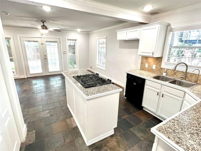 8515 Glencrest Lane, Dallas, TX 75209